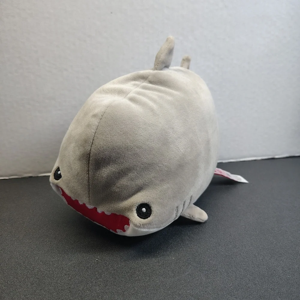 Chubby plush shark vintage fiesta